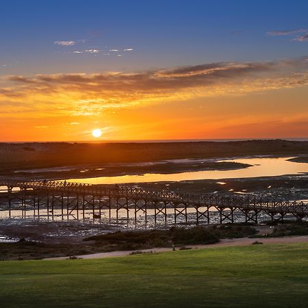 Wyndham Grand Algarve Hotel Quinta do Lago Ngoại thất bức ảnh Sunset over the San Marcos River