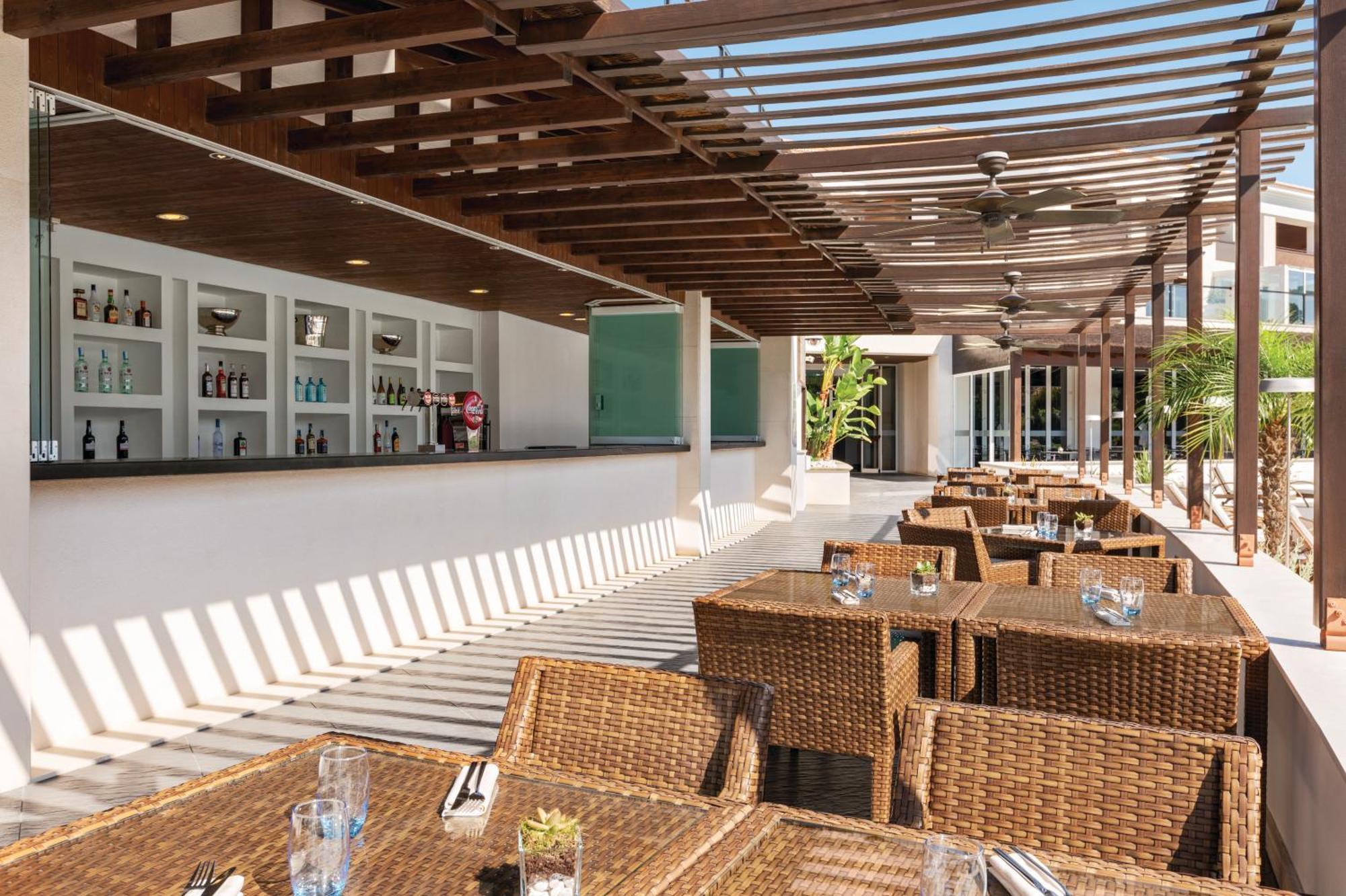 Wyndham Grand Algarve Hotel Quinta do Lago Ngoại thất bức ảnh The Sky Bar